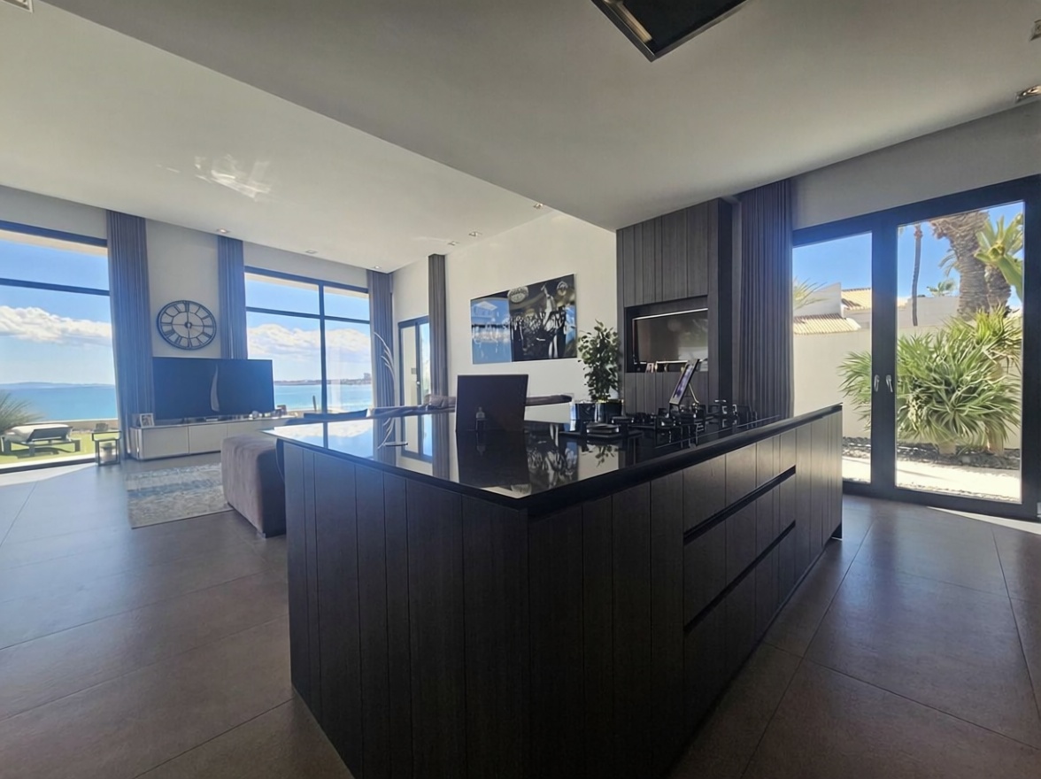 Chalet con acceso directo a playa en Orihuela — Cocina
