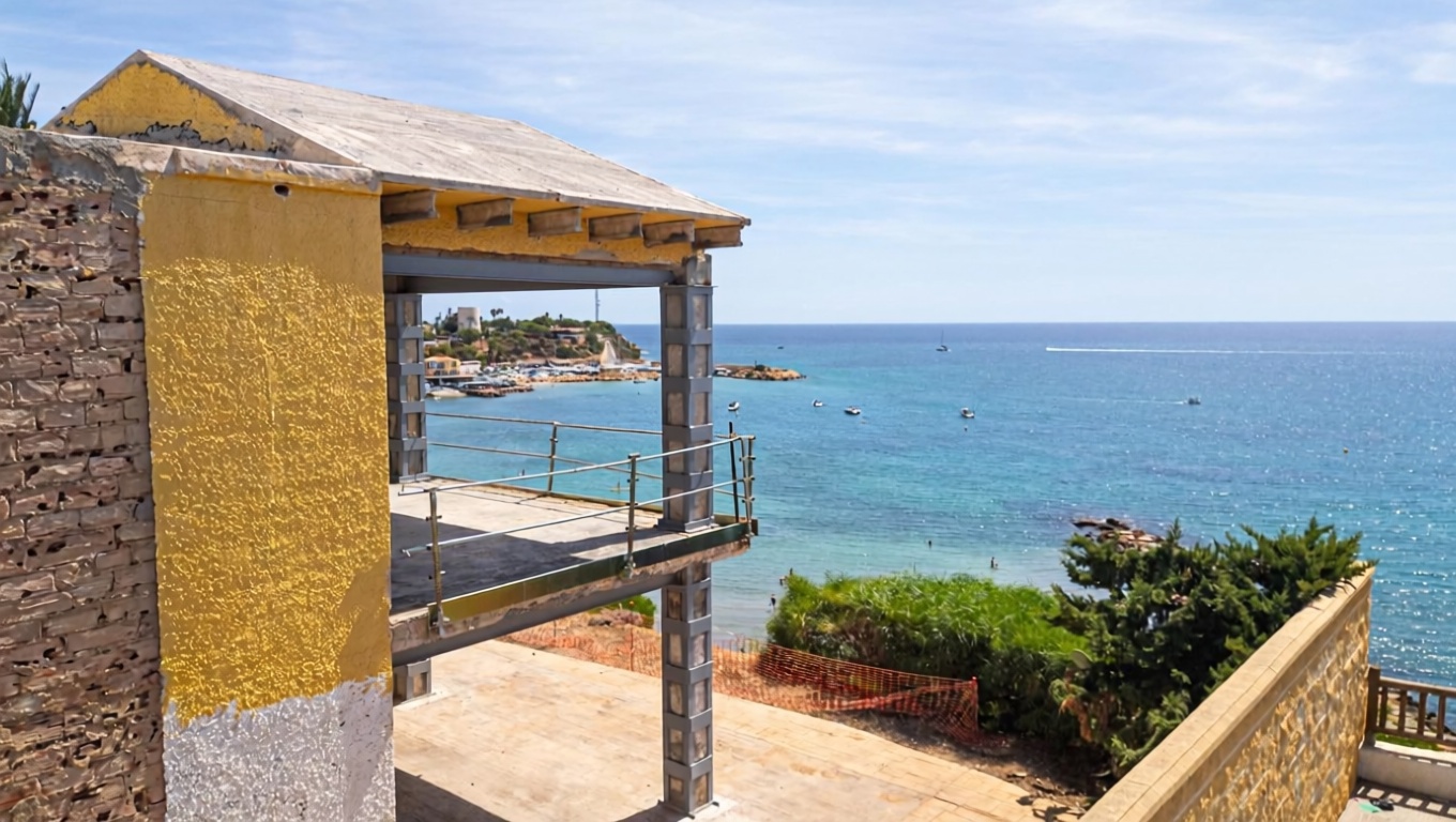 Chalet with direct beach access in Orihuela Costa — Sea view