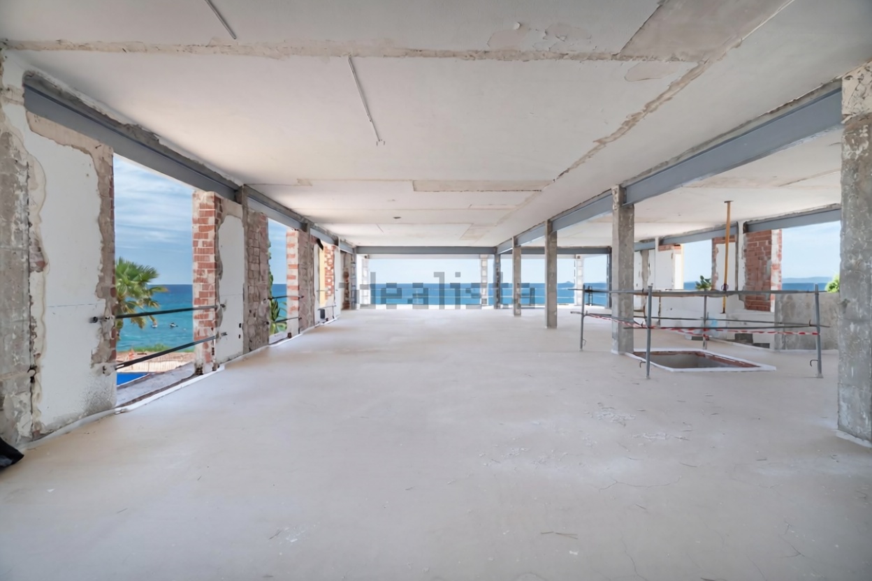 Chalet with direct beach access in Orihuela Costa — Sea view