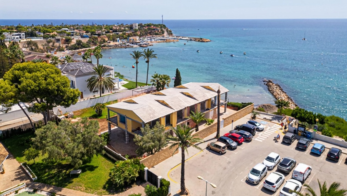 Chalet with direct beach access in Orihuela Costa — Aerial