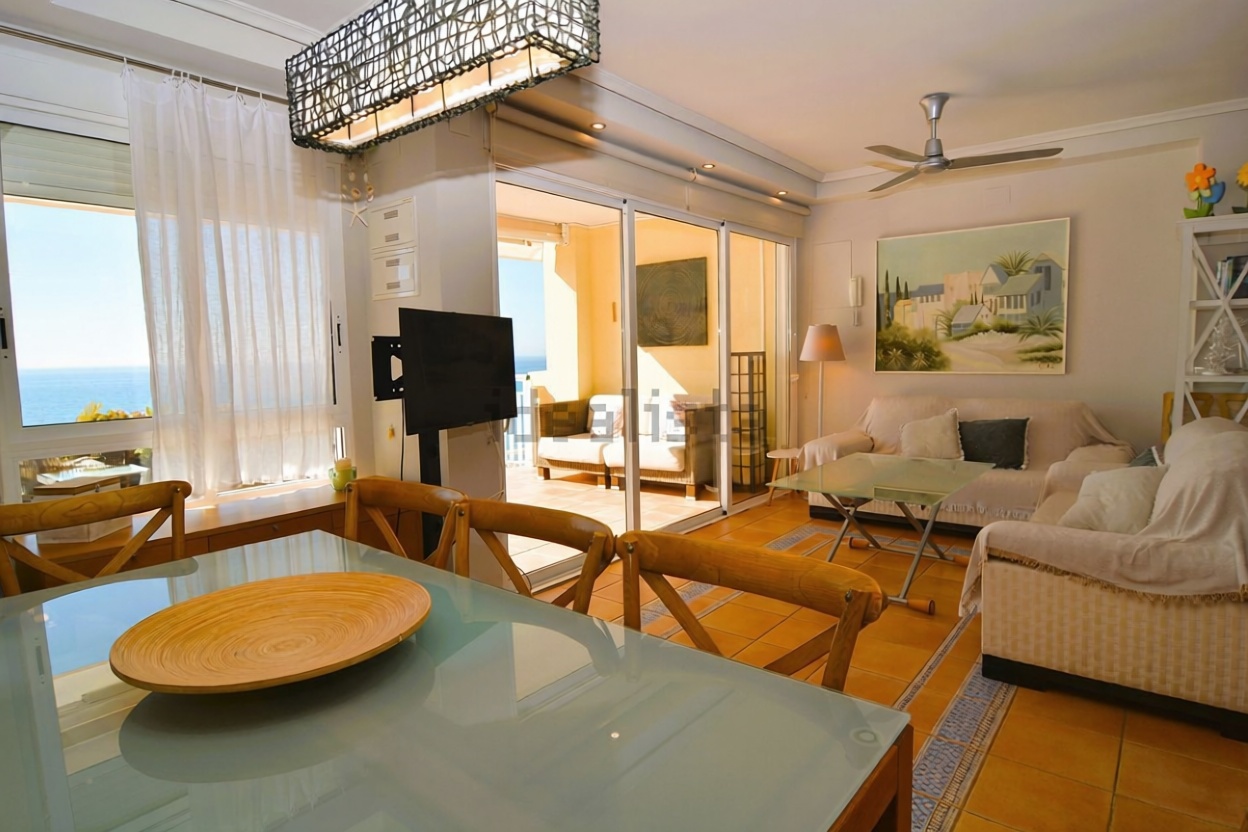 Beachfront duplex in Orihuela — Living room