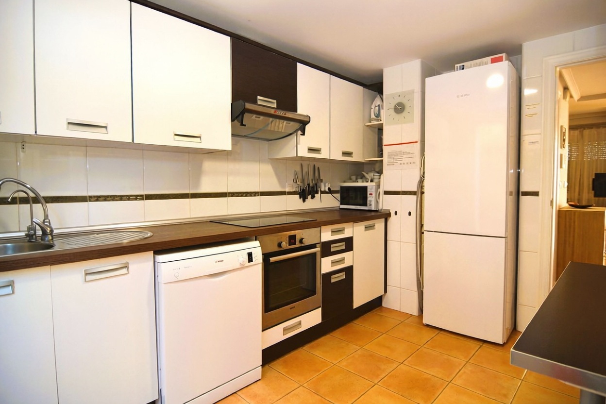 Beachfront duplex in Orihuela — Kitchen