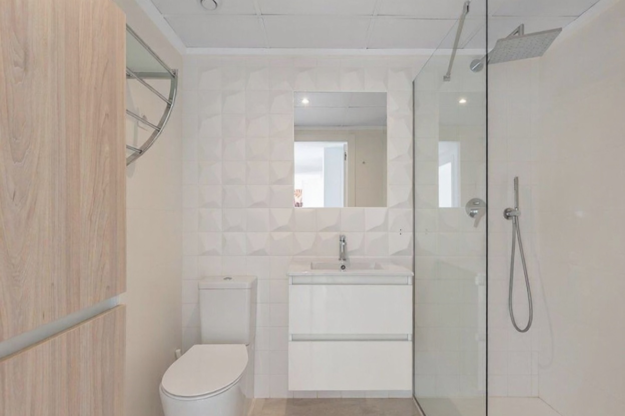 Ático en primera línea de mar en Torrevieja — Baño