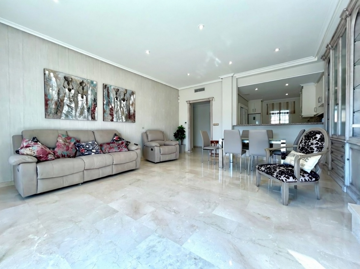 Wohnung in erste Strandlinie in Orihuela — Wohnzimmer