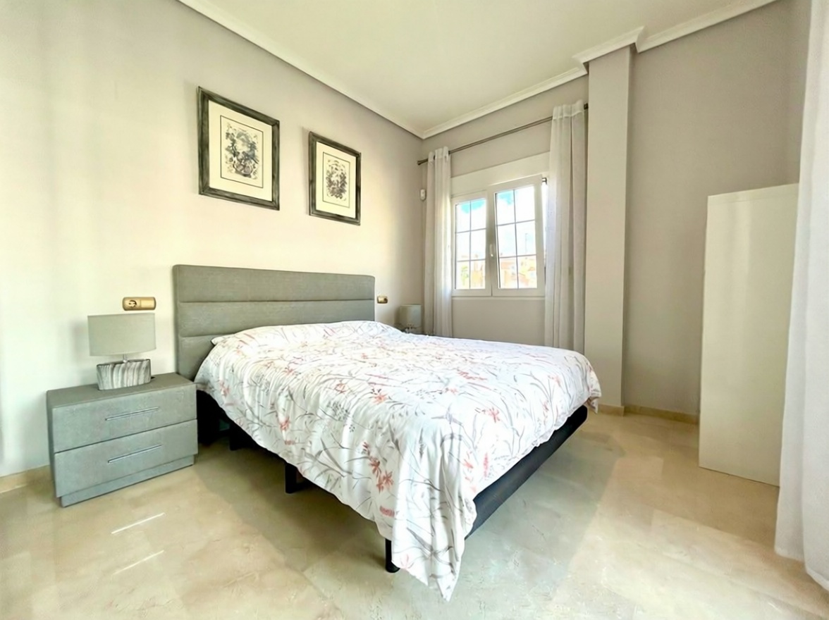 Wohnung in erste Strandlinie in Orihuela — Schlafzimmer