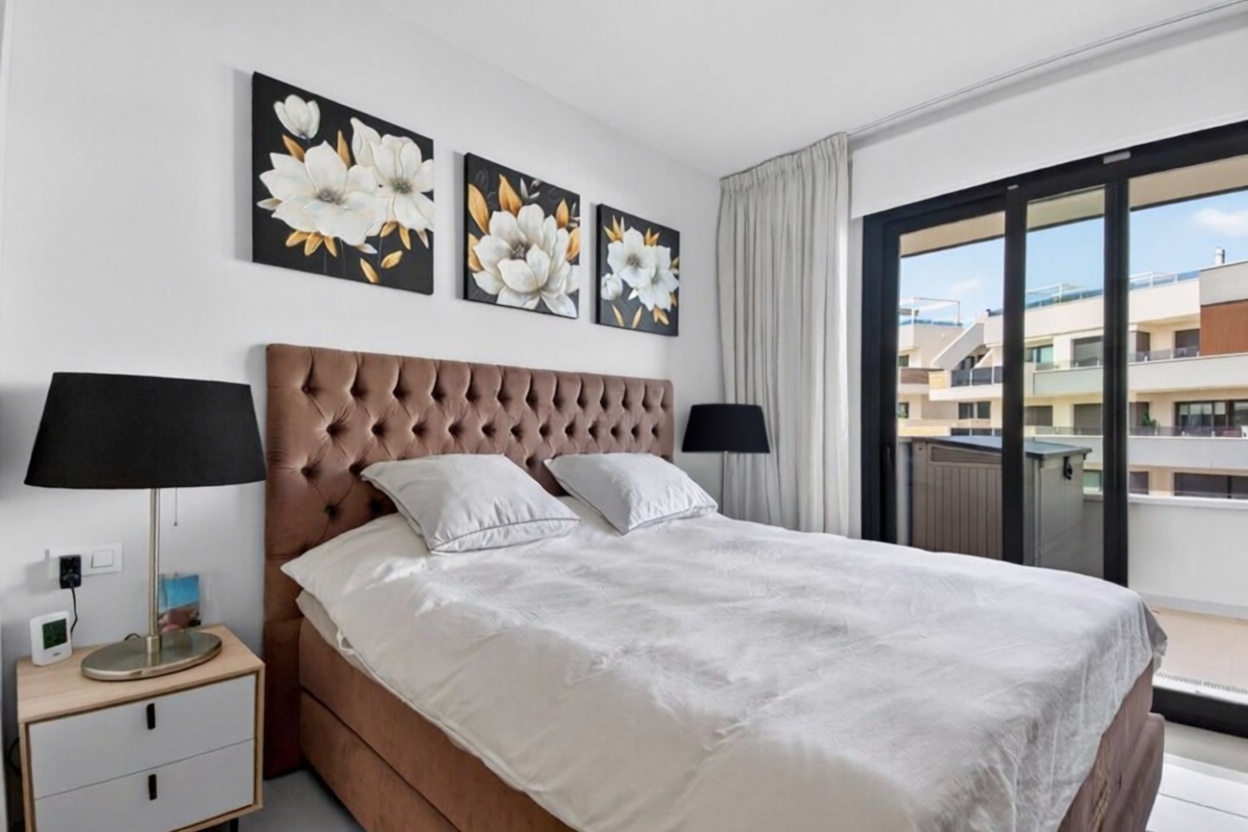 Piso en primera línea de playa en Orihuela Costa — Dormitorio
