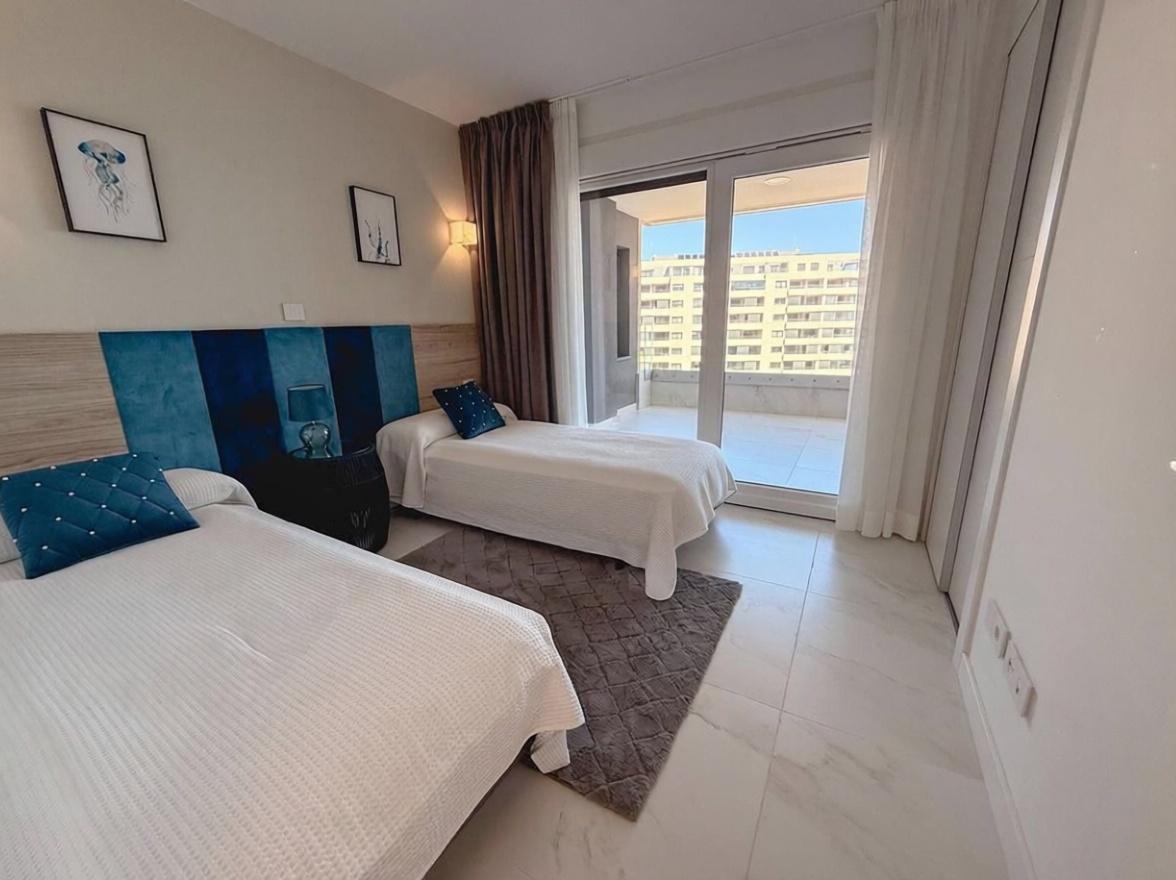 Appartement en première ligne de plage à Orihuela — Chambre