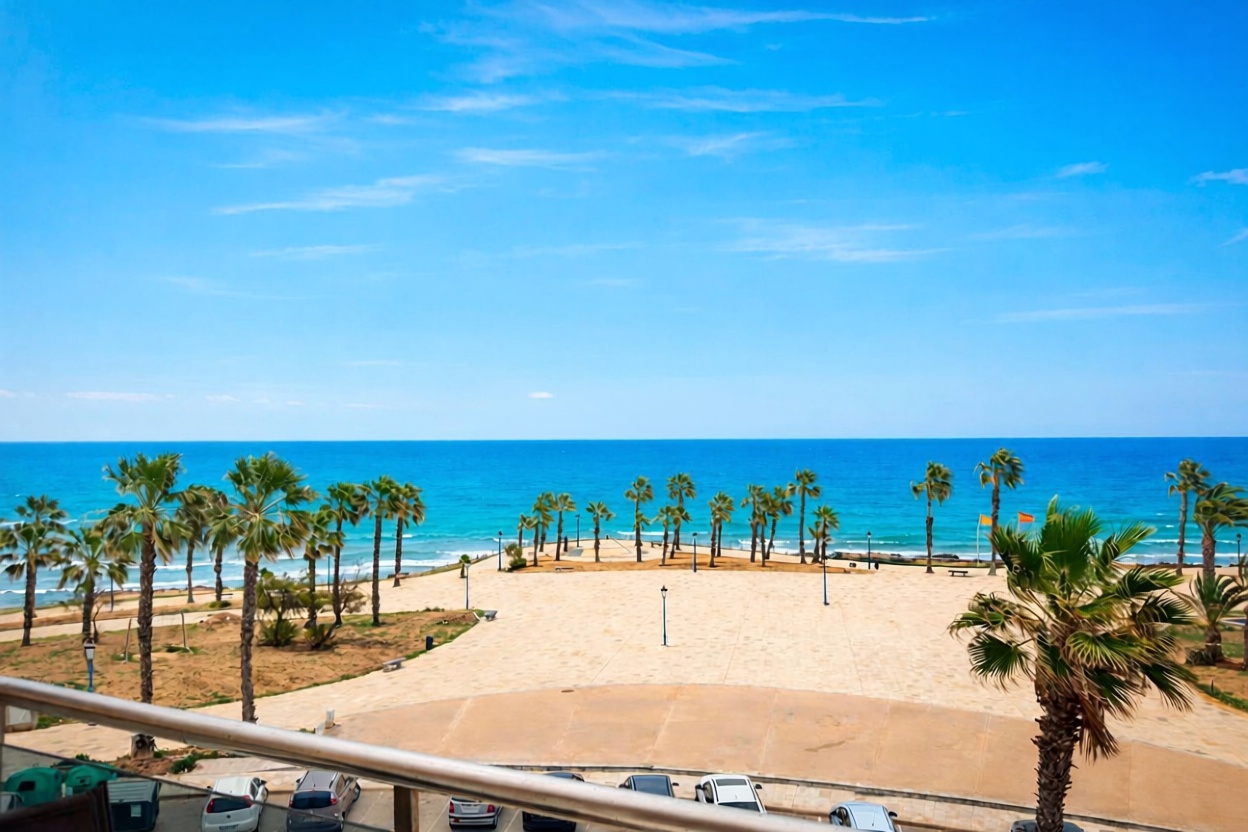 Piso en primera línea de playa en Orihuela