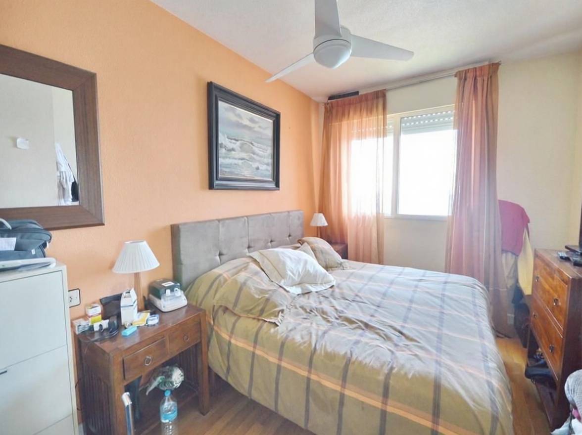 Piso en primera línea de playa en Orihuela Costa — Dormitorio