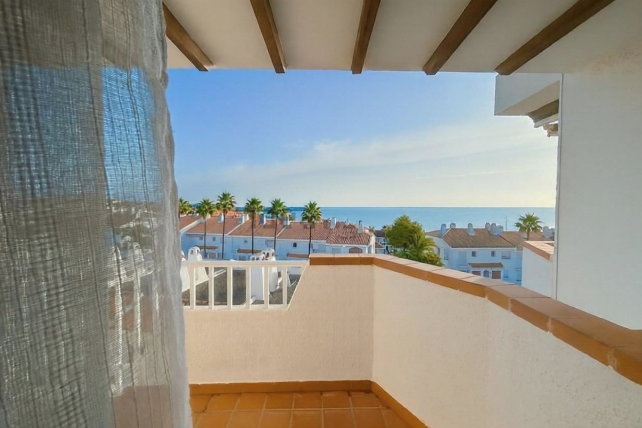 Chalet con acceso directo a playa en Orihuela — Terraza mar