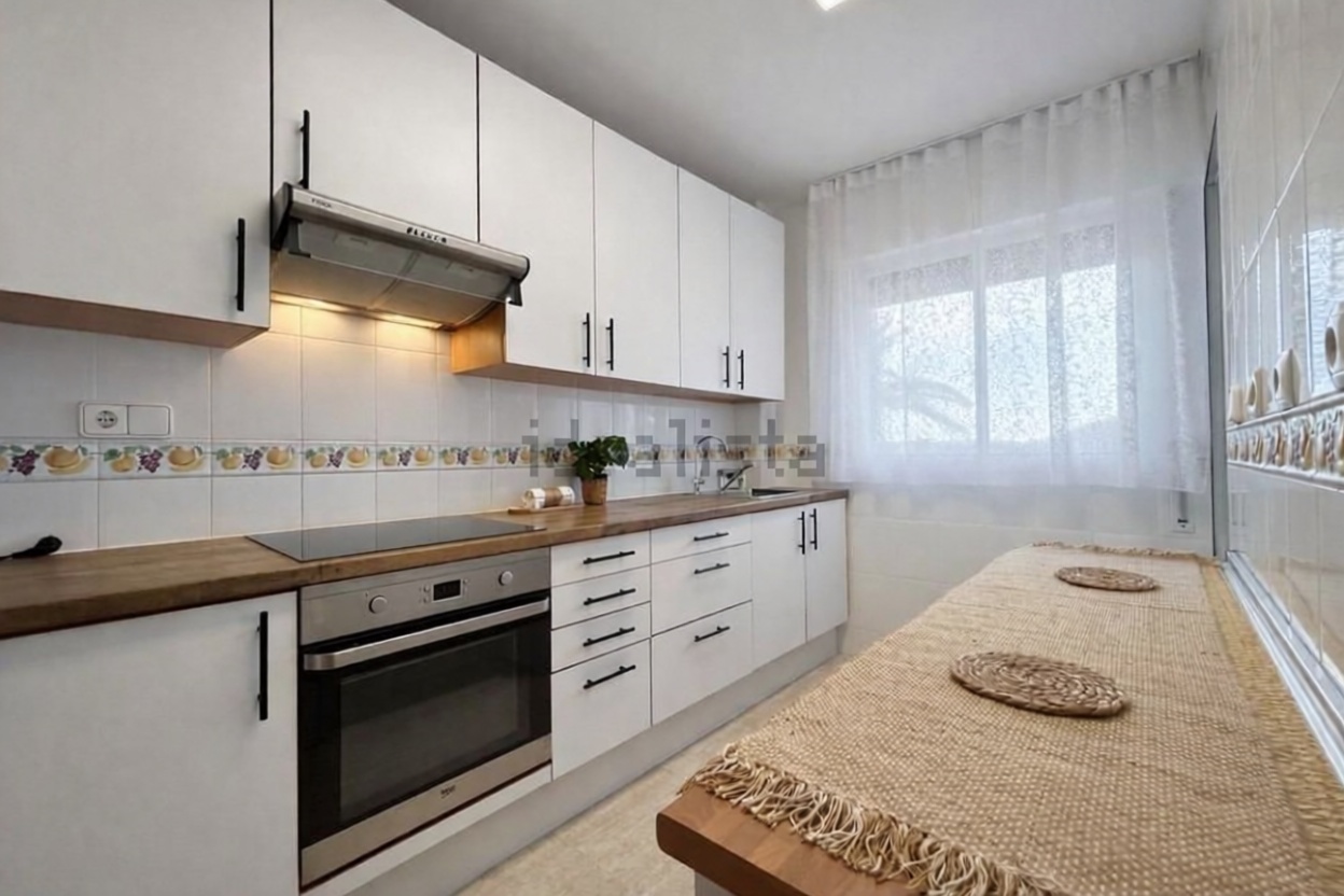 Chalet con acceso directo a playa en Orihuela — Cocina