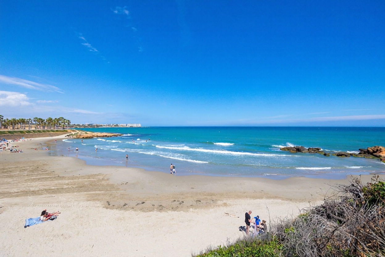Chalet con acceso directo a playa en Orihuela — Vista mar