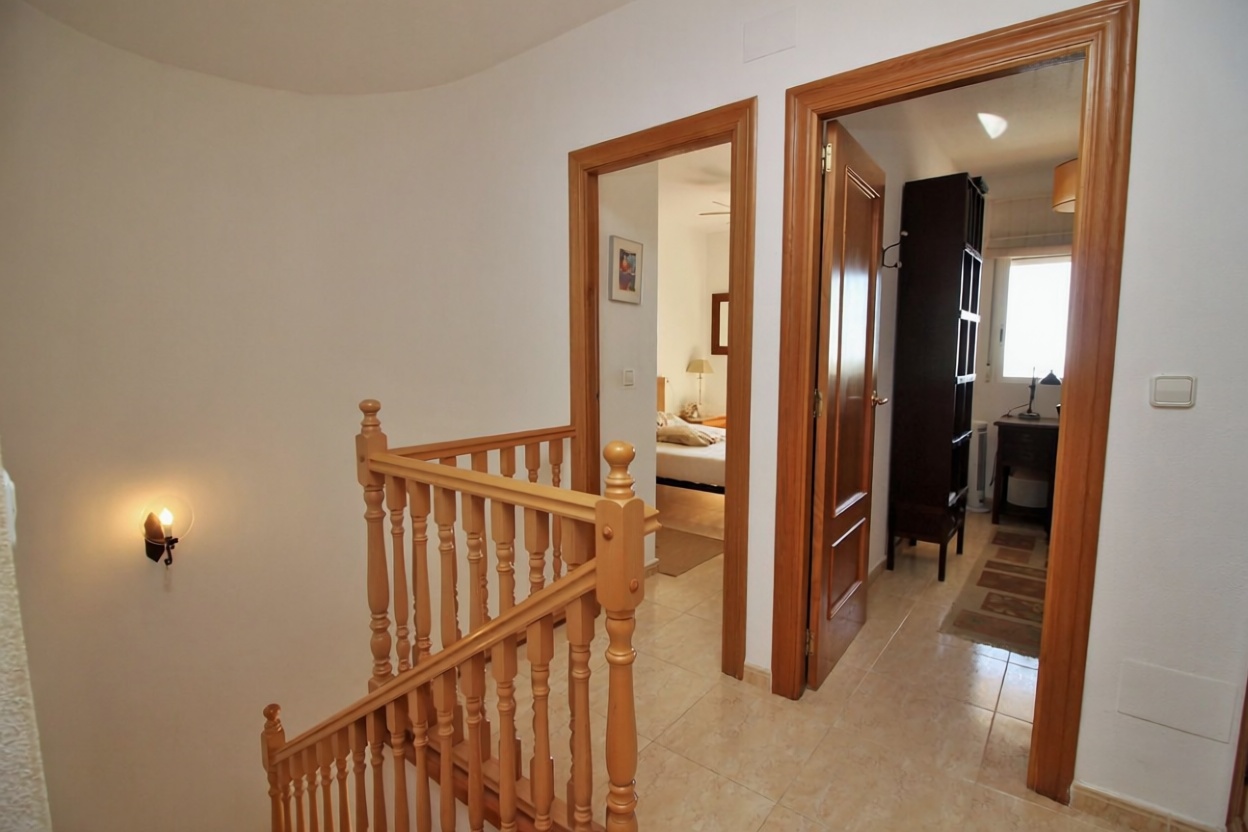 Dúplex en primera línea de playa en Orihuela — Dormitorio