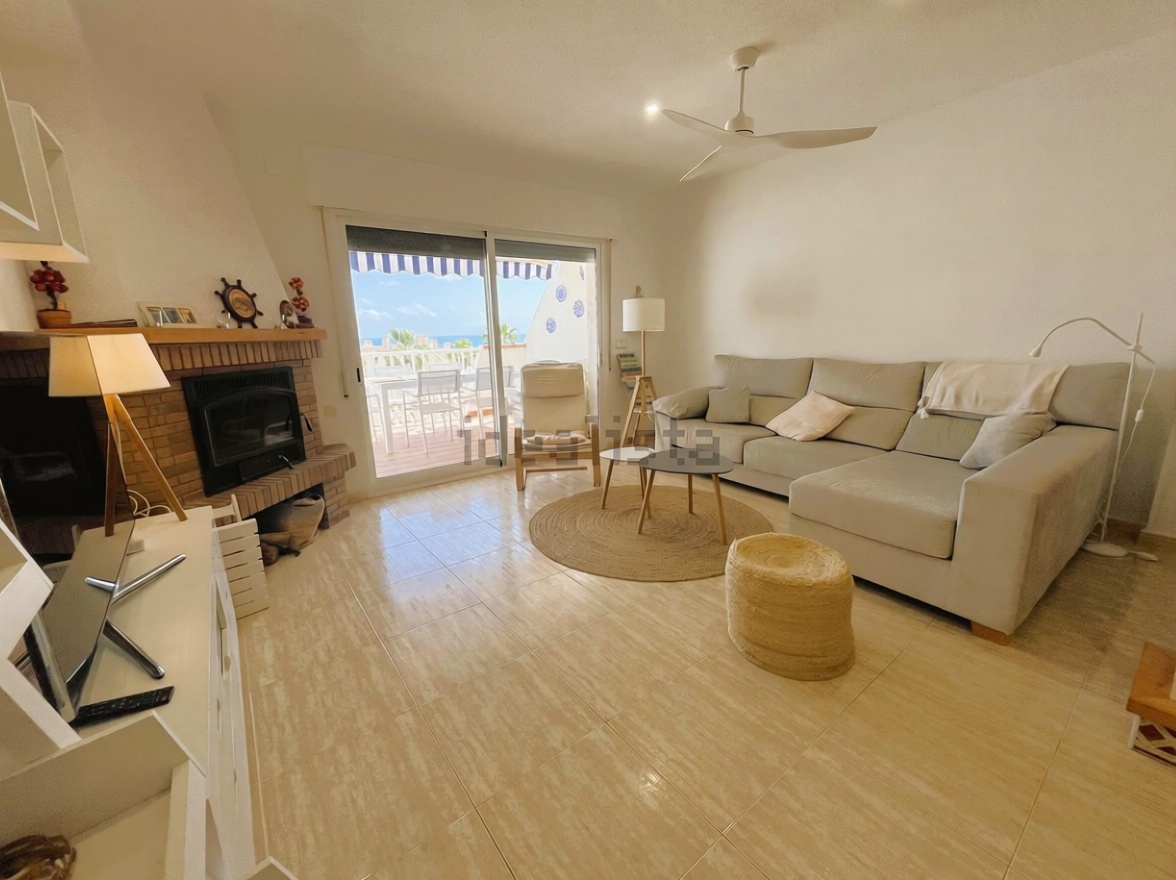 Chalet com acesso direto à praia em Orihuela — Sala