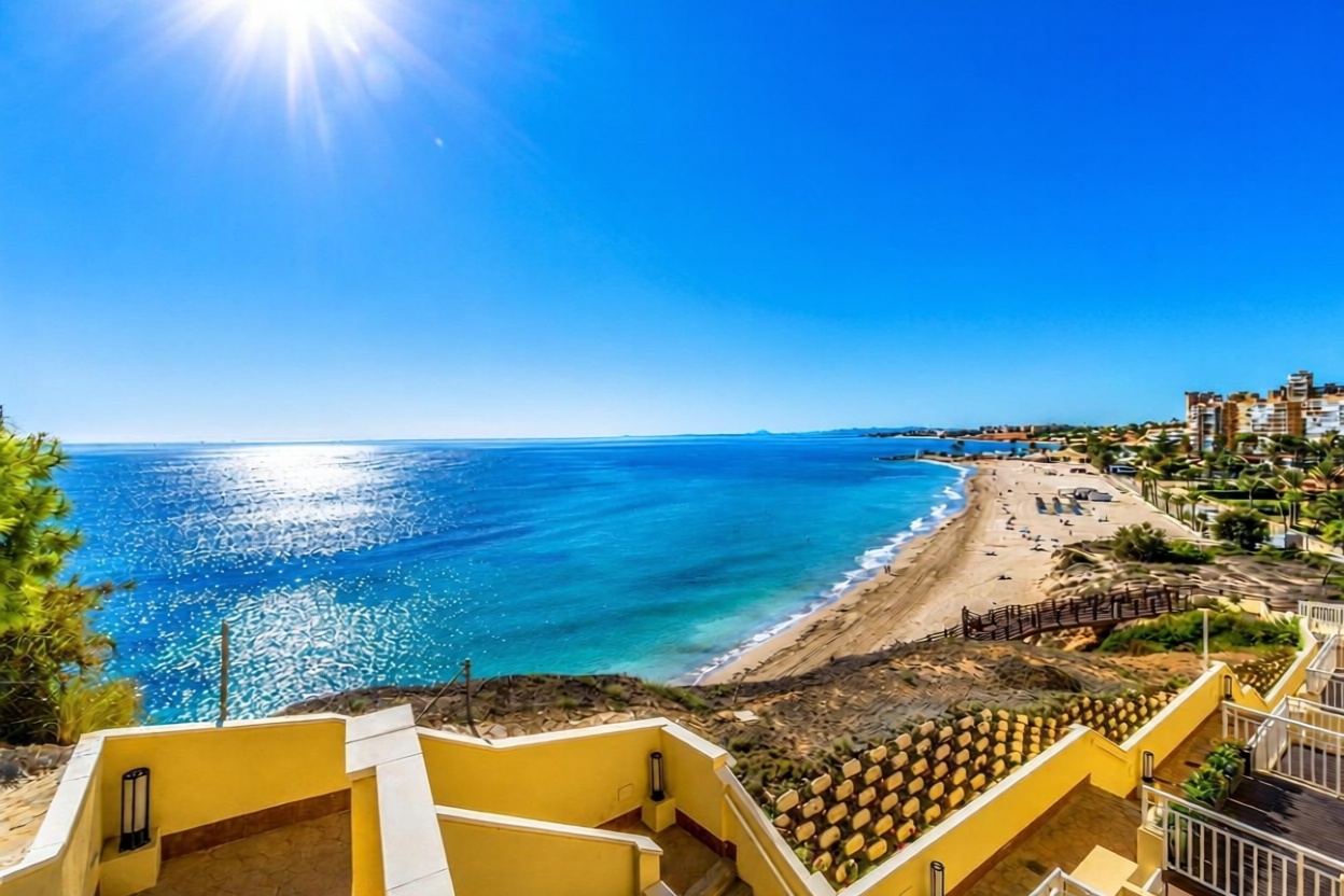 Piso en primera línea de playa en Orihuela