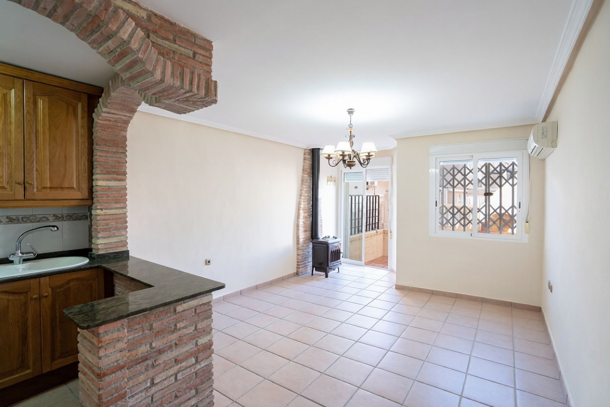 Chalet con acceso directo a playa en Pilar de la Horadada — Salón