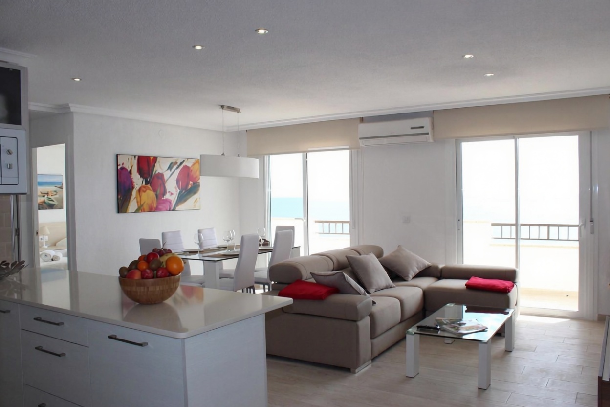 Wohnung in erste Strandlinie in Pilar de la Horadada — Wohnzimmer