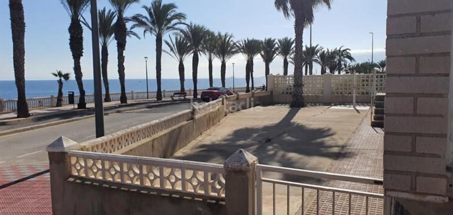 Apartamento em primeira linha de praia em Pilar de la Horadada — Vista mar
