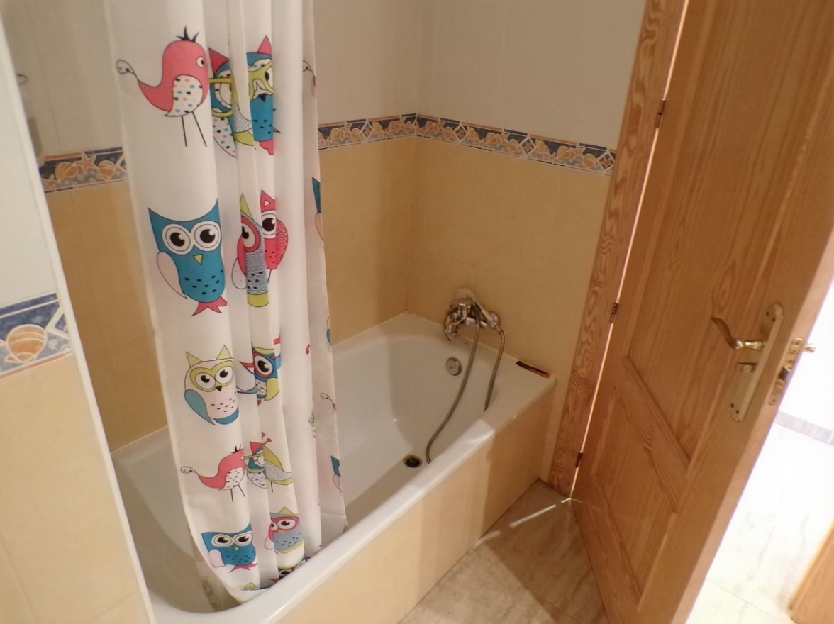 Apartamento em primeira linha de praia em Pilar de la Horadada — Casa banho