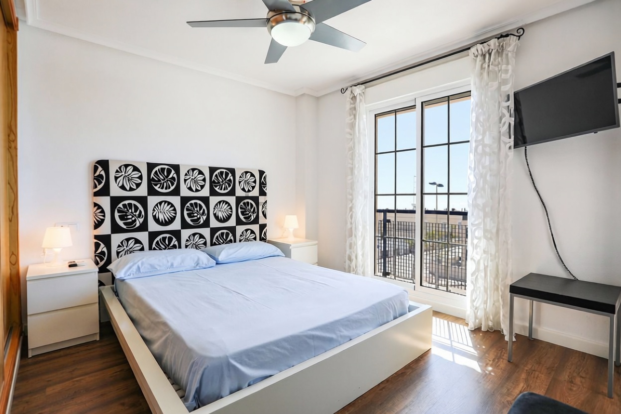 Ático en primera línea de mar en Pilar de la Horadada — Dormitorio