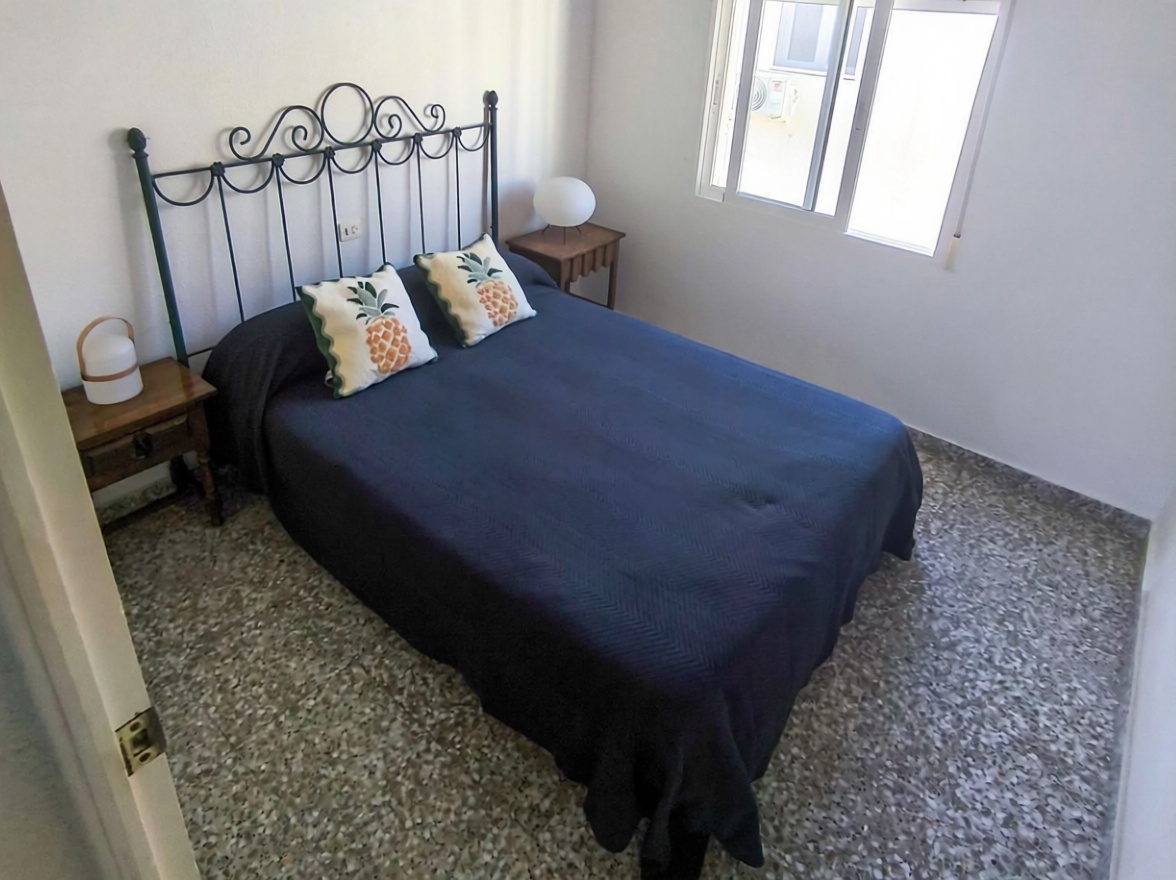 Apartamento em primeira linha de praia em Pilar de la Horadada — Quarto