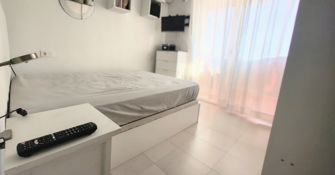 Apartamento em primeira linha de praia em Pilar de la Horadada — Quarto