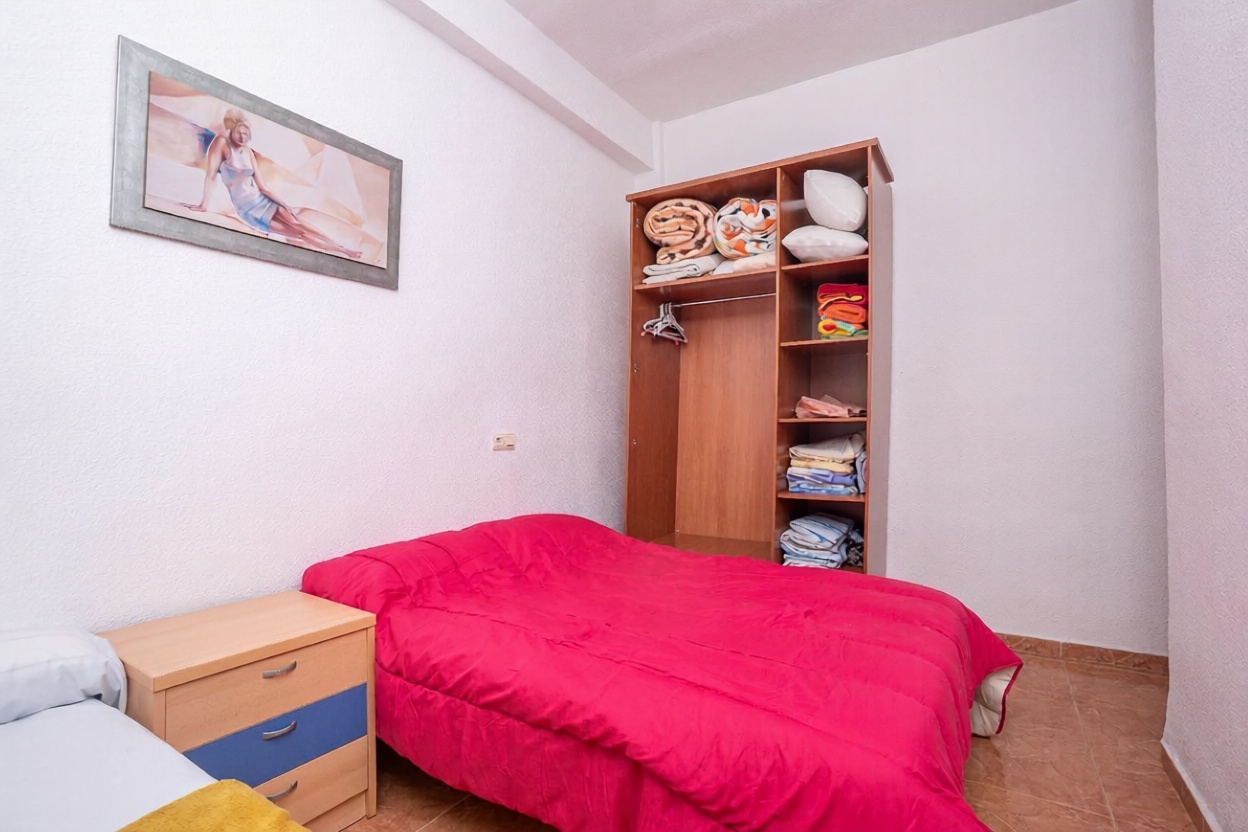 Apartamento em primeira linha de praia em Pilar de la Horadada — Quarto