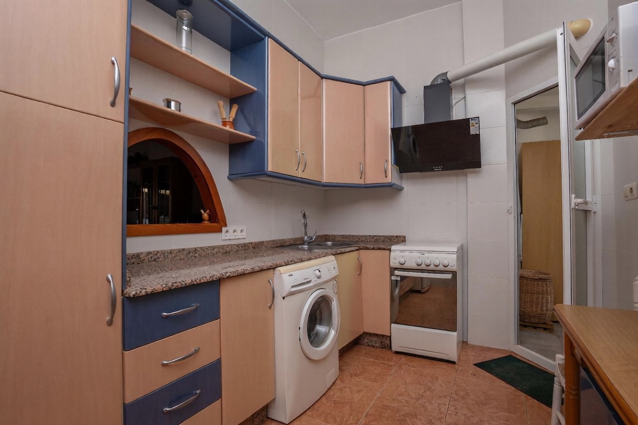 Apartamento em primeira linha de praia em Pilar de la Horadada — Cozinha