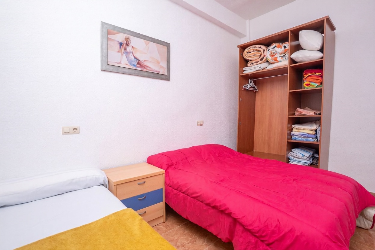 Apartamento em primeira linha de praia em Pilar de la Horadada — Quarto