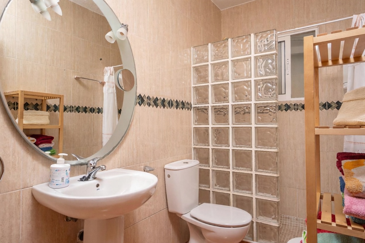 Apartamento em primeira linha de praia em Pilar de la Horadada — Casa banho