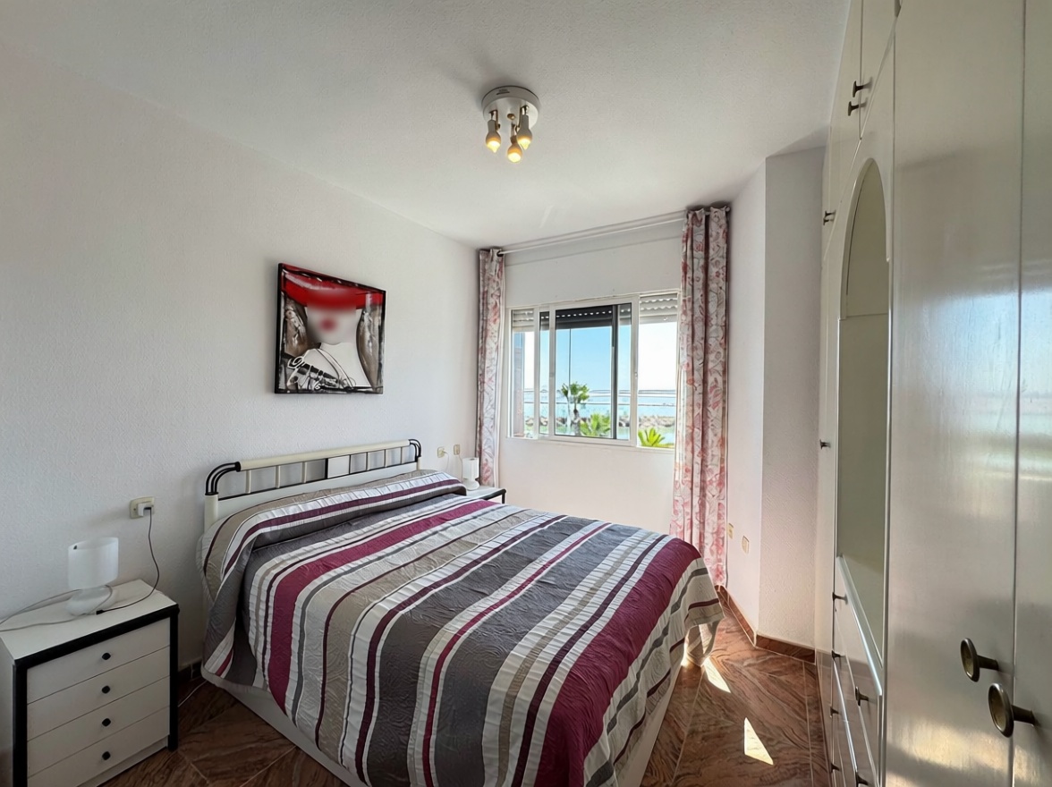 Piso en primera línea de playa en San Pedro del Pinatar — Dormitorio