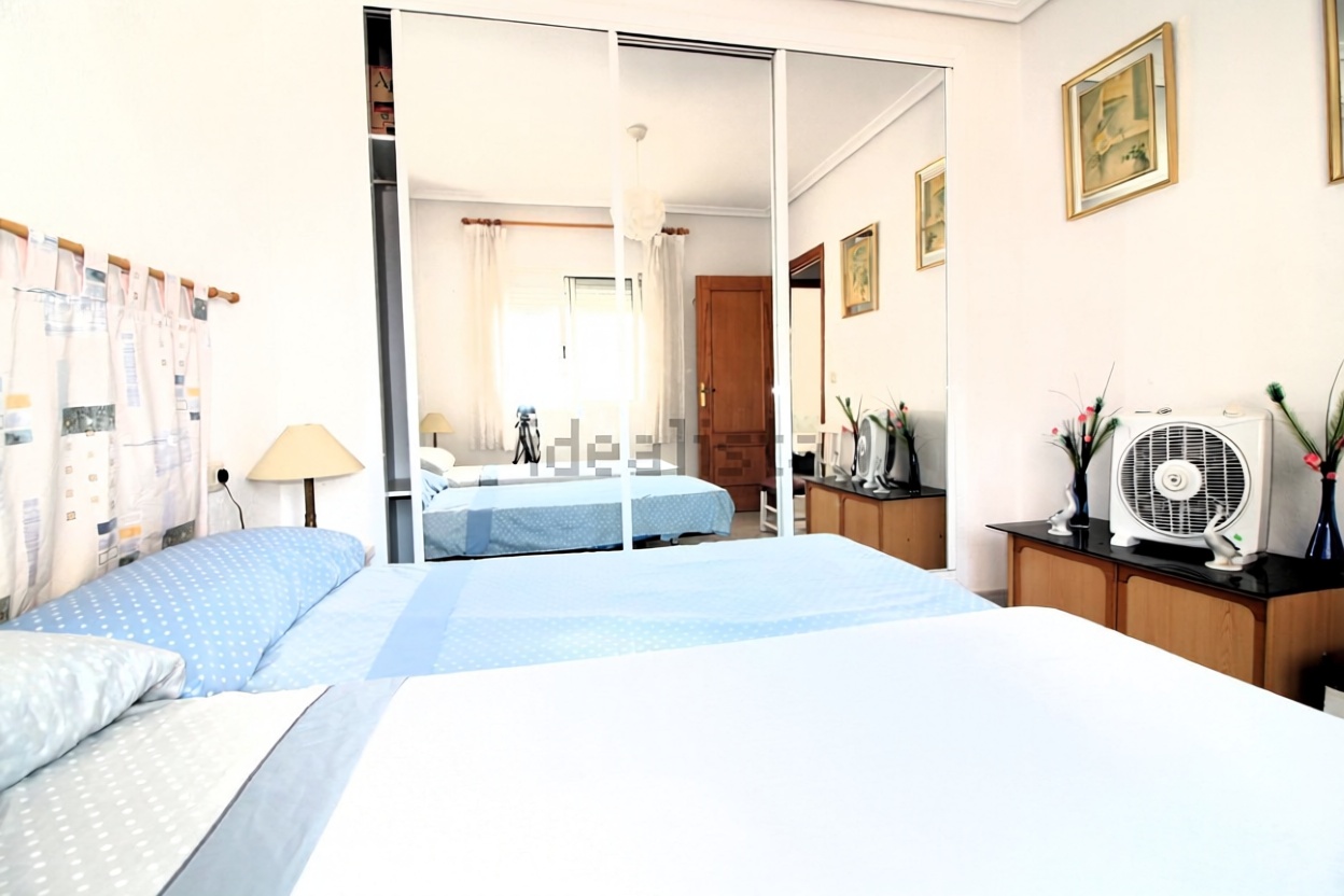Piso en primera línea de playa en San Pedro del Pinatar — Dormitorio