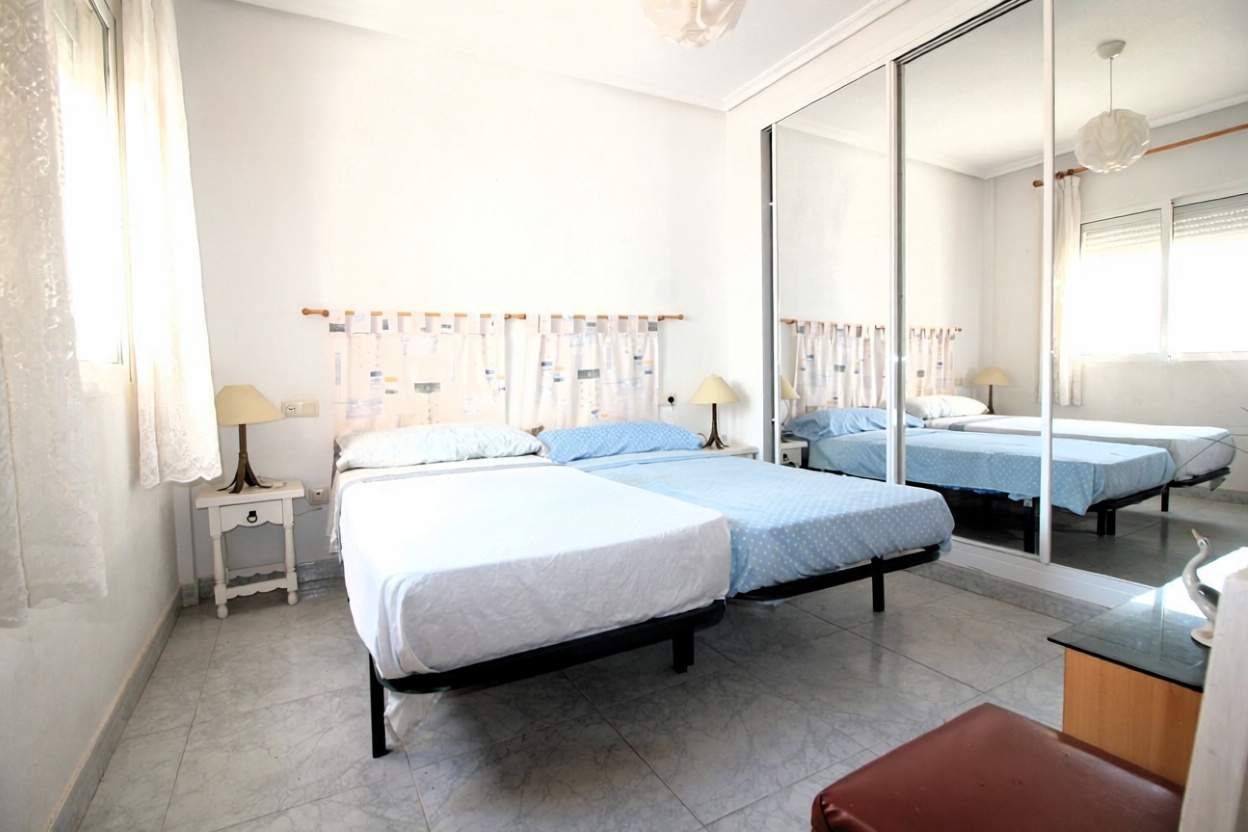Piso en primera línea de playa en San Pedro del Pinatar — Dormitorio