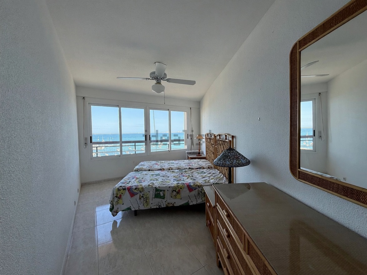 Piso en primera línea de playa en San Javier — Dormitorio