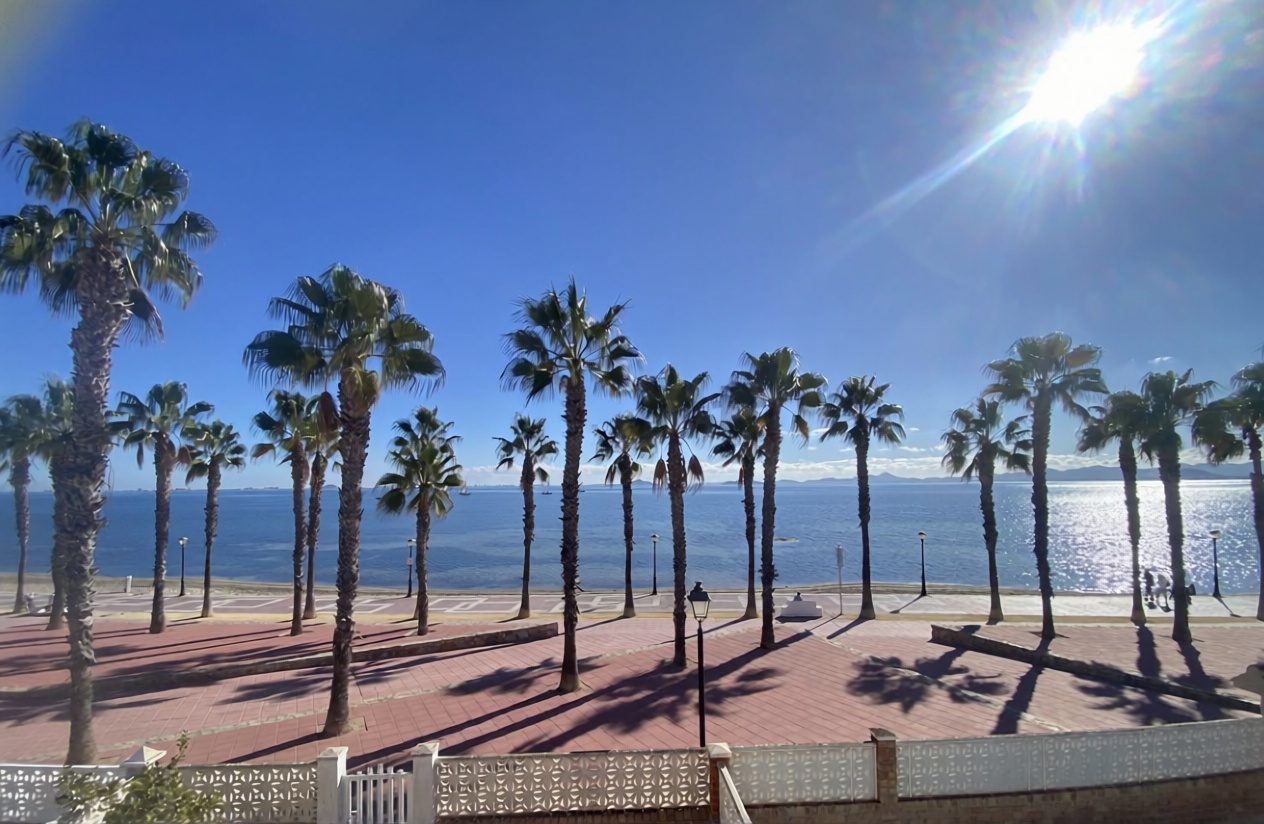 Appartement en première ligne de plage à Los Alcázares — Vue mer
