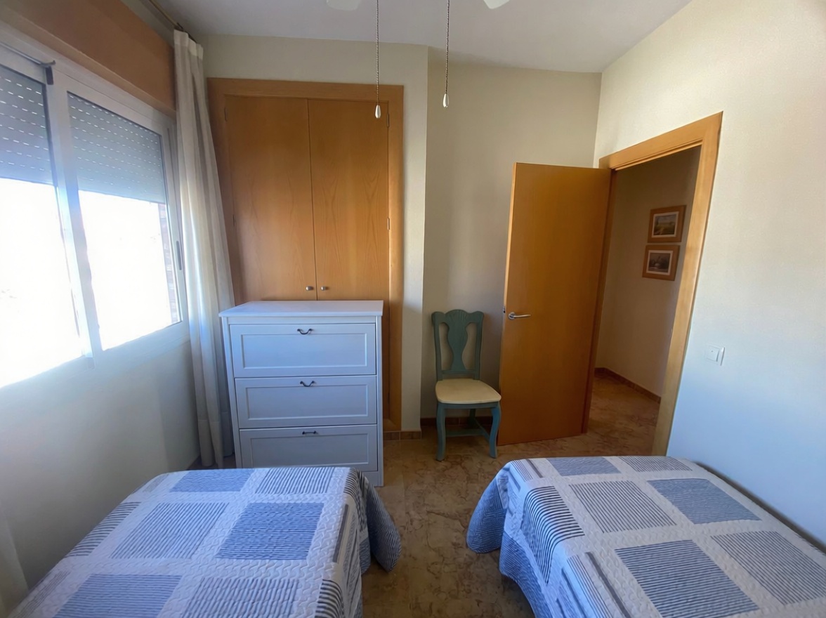 Appartement en première ligne de plage à Los Alcázares — Chambre