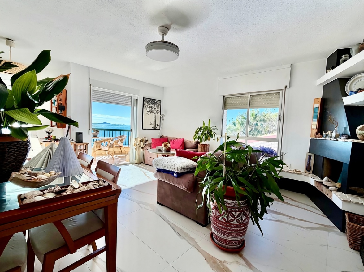 Appartement en première ligne de plage à Los Alcázares — Séjour