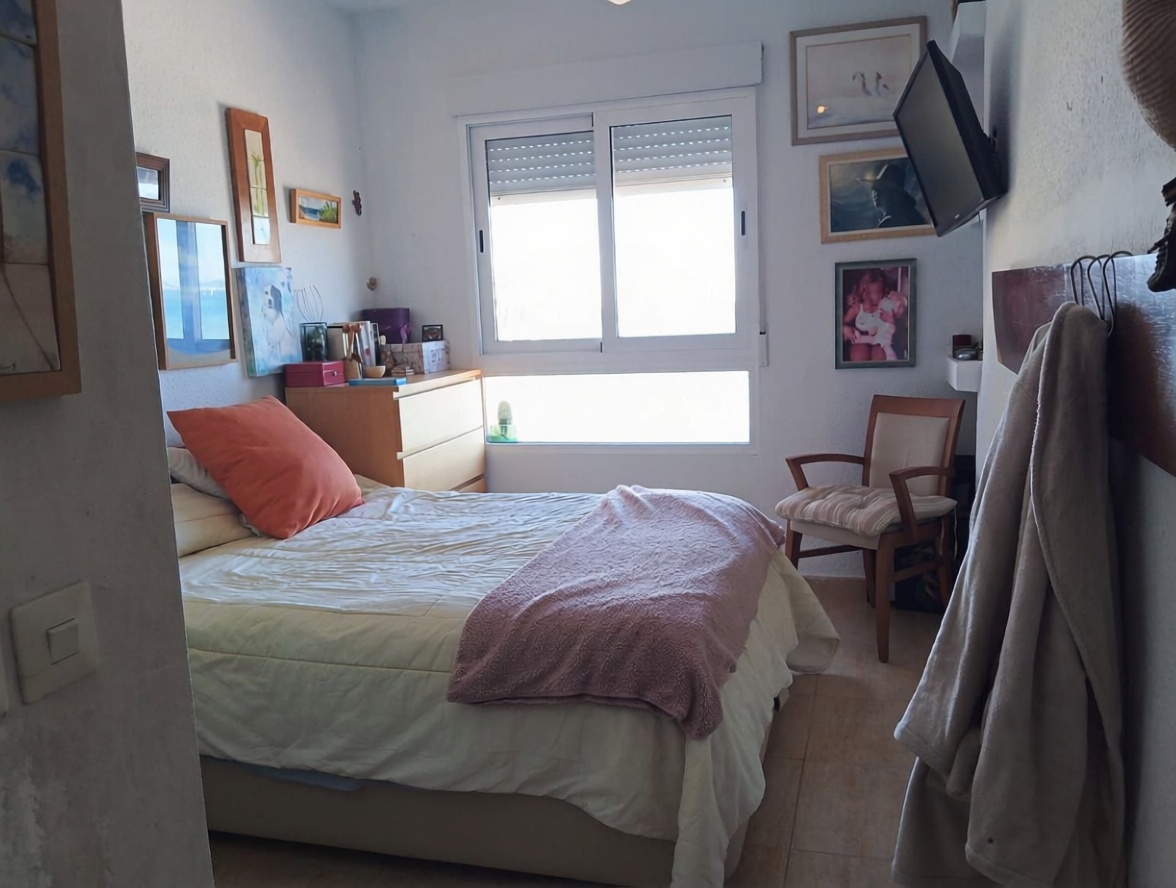 Appartement en première ligne de plage à Los Alcázares — Chambre