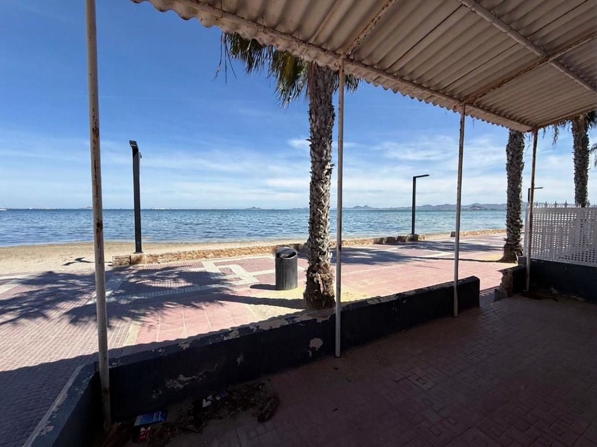 Chalet con acceso directo a playa en Los Alcázares — Terraza mar