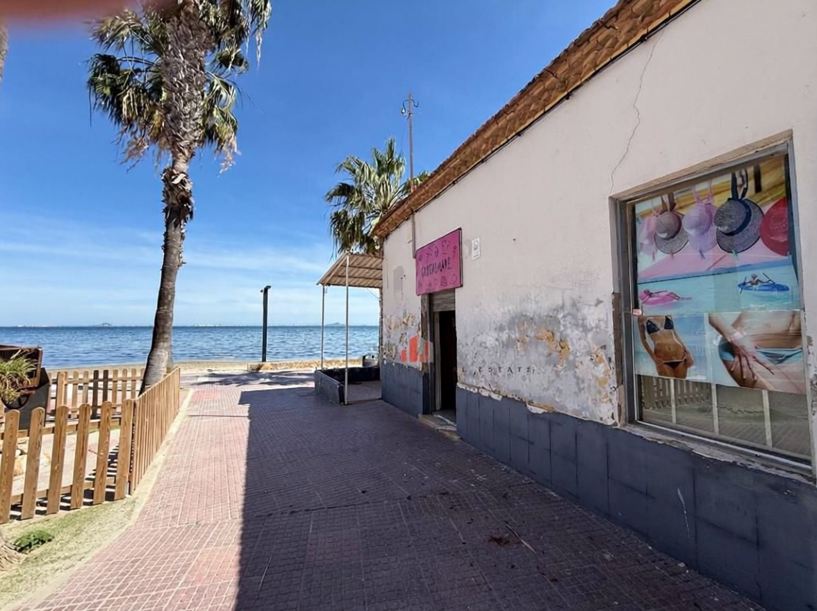 Chalet con acceso directo a playa en Los Alcázares — Vista mar