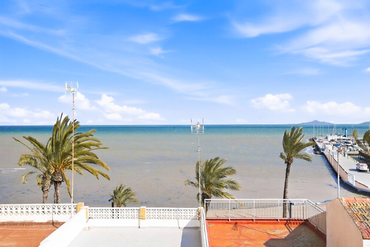 Wohnung in erste Strandlinie in Los Alcázares — Meerblick