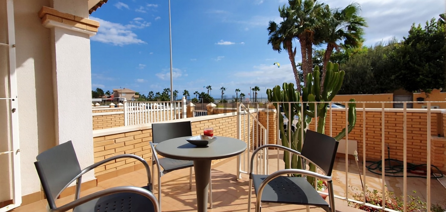 Chalet com acesso direto à praia em Los Alcázares