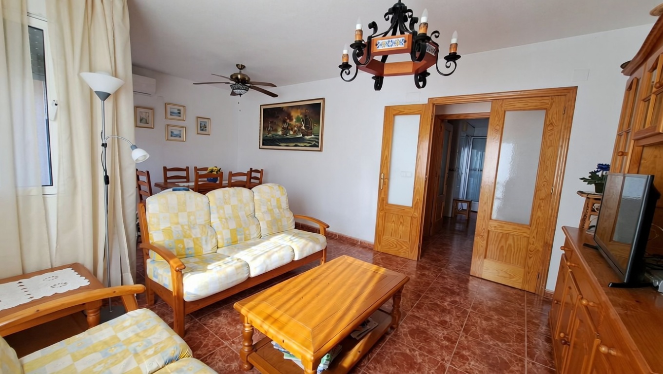 Appartement en première ligne de plage à Los Alcázares — Séjour
