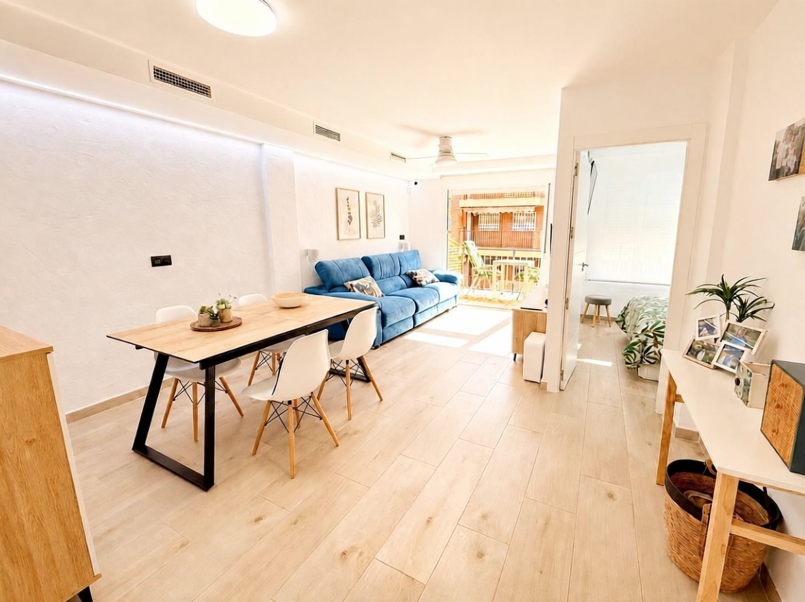 Appartement en première ligne de plage à Los Alcázares — Séjour
