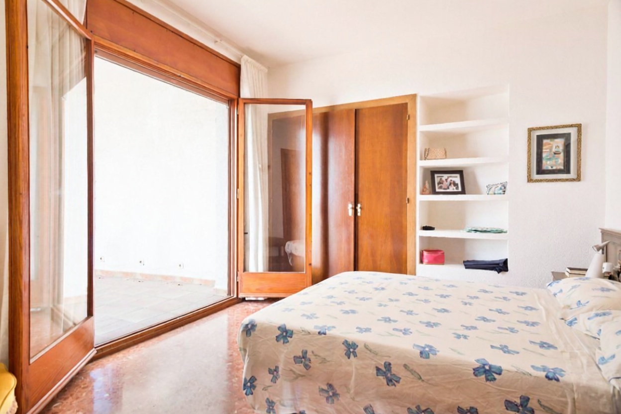 Chalet à vendre avec accès direct à la plage à Tarragona — Chambre