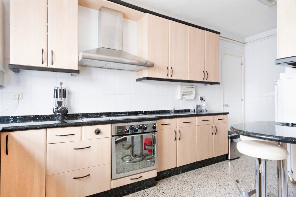 Chalet à vendre avec accès direct à la plage à Tarragona — Cuisine