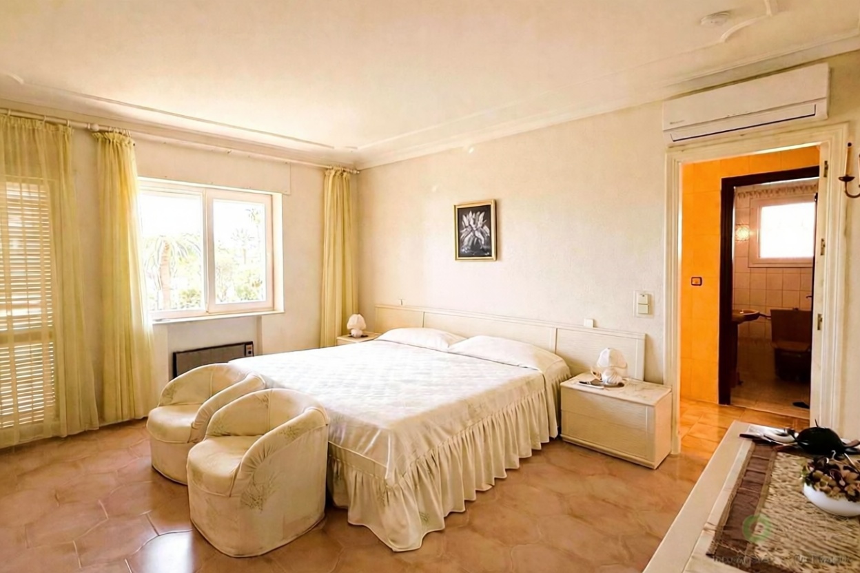 Chalet con acceso directo a playa en La Manga del Mar Menor — Dormitorio