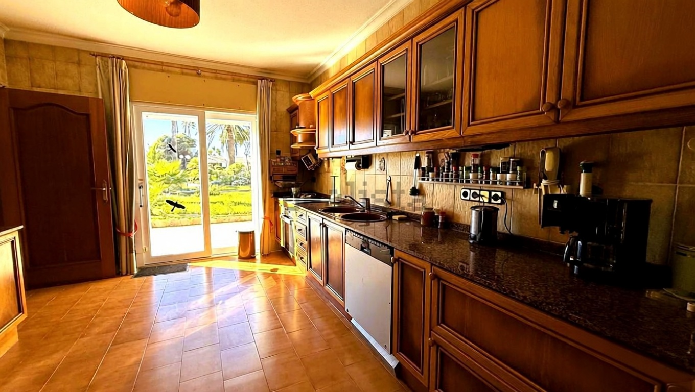 Chalet con acceso directo a playa en La Manga del Mar Menor — Cocina