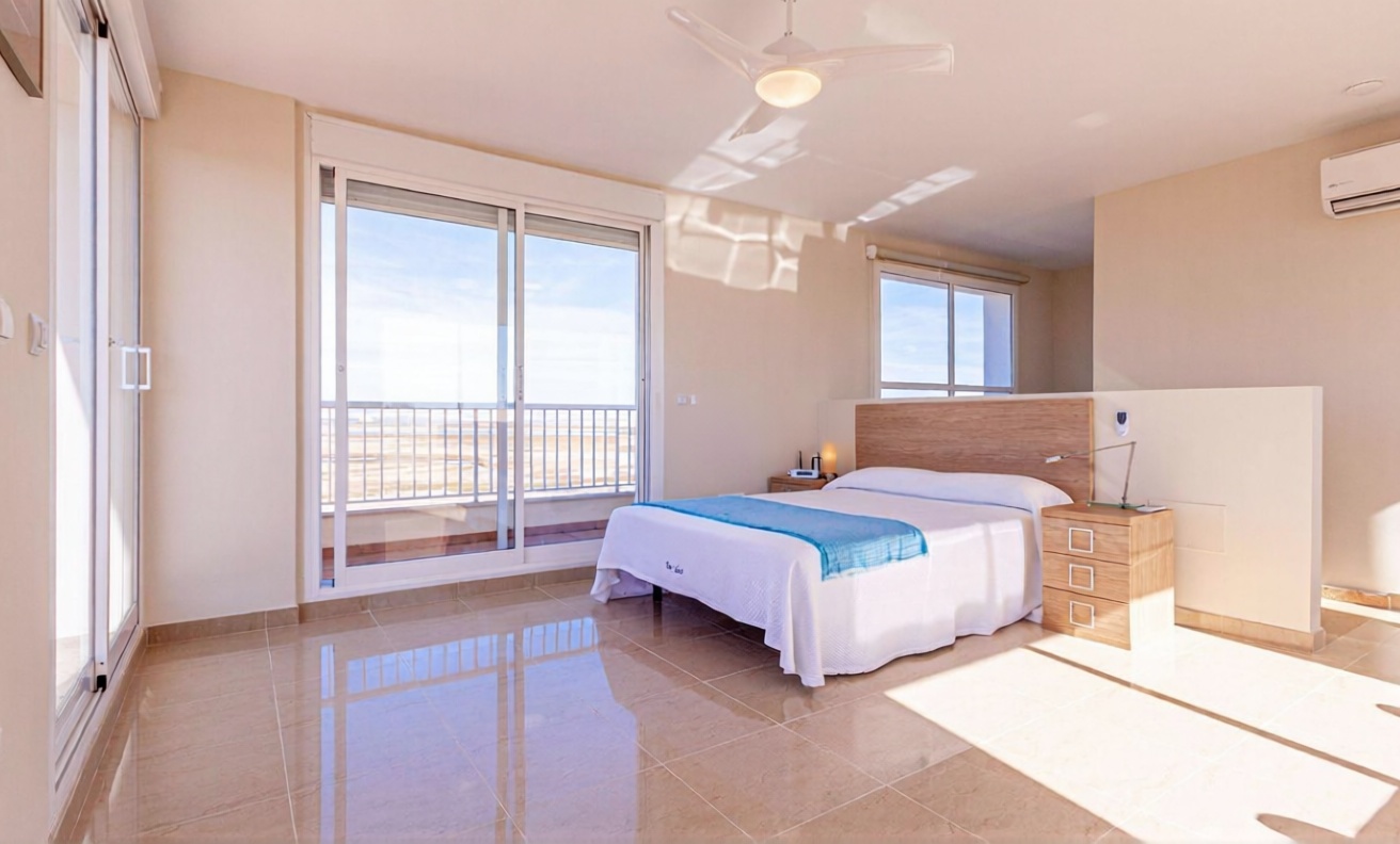 Chalet avec accès direct à la plage à La Manga del Mar Menor — Chambre