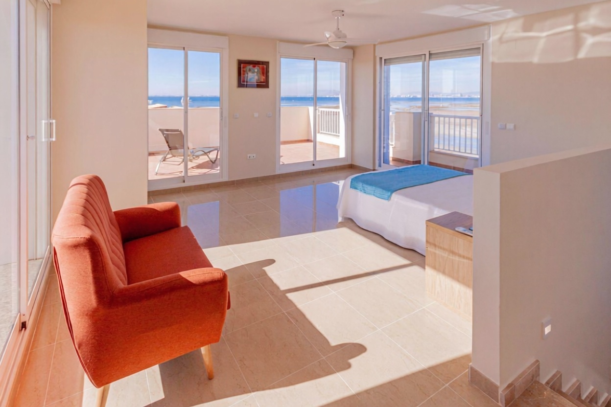 Chalet avec accès direct à la plage à La Manga del Mar Menor — Chambre